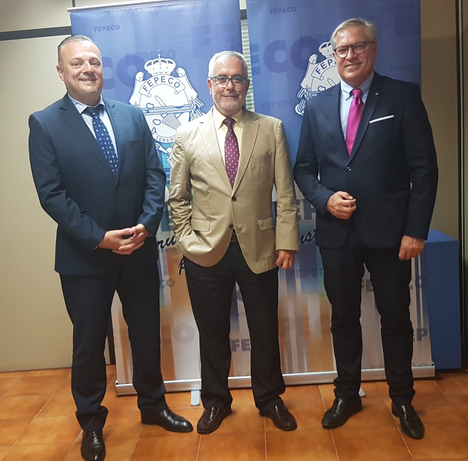 De izq. a dcha. Victor De Paz, Vocal de FEPECO, Rafael Pombriego y Óscar Izquierdo