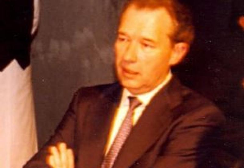 Imágen: Don Cristóbal Bravo De Laguna Blandy. Imágen tomada en un acto de AIVA 1996.