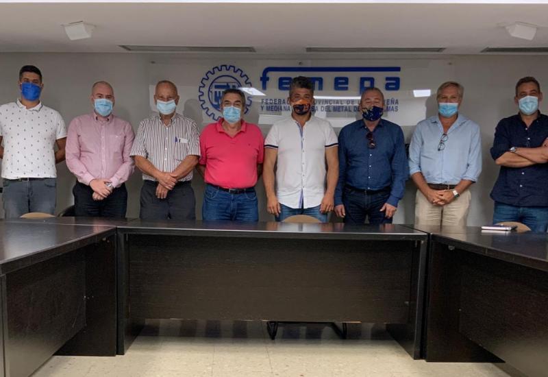 Acto de constitución de la Mesa de la Movilidad. Rafael Pombriego, Presidente de FREDICA, el tercero por la derecha.
