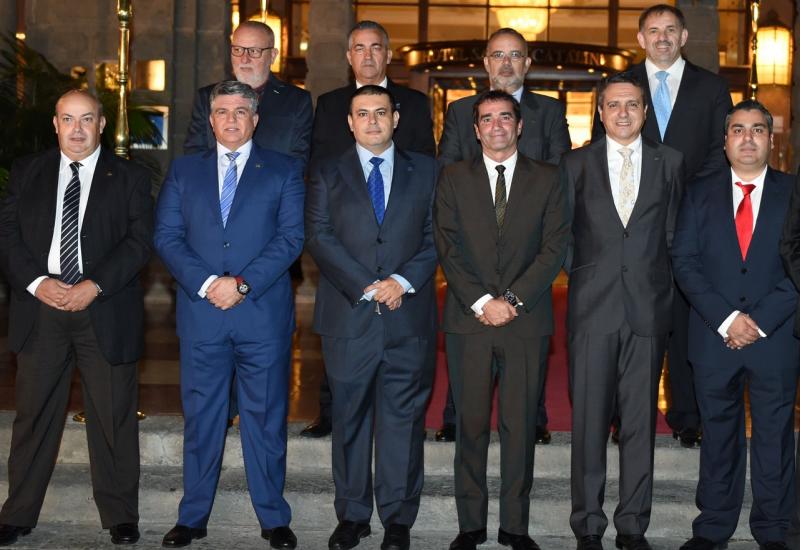 MIEMBROS DEL JURADO DEL MEJOR COCHE DE CANARIAS QUE AHORA ORGANIZA APEMOC